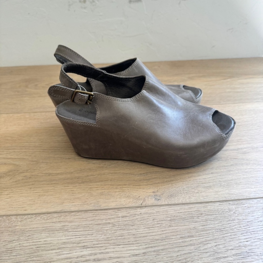 Chocolat Blu Women's Willow Taupe Leather Slingback Wedge Size 7